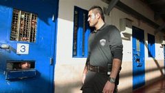أسرى "ريمون" يشرعون بخطوات احتجاجية بعد اقتحام "حازان" لحافلة الأسرى