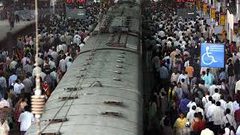 إطلاق قطار مزدوج دون سائق في الهند