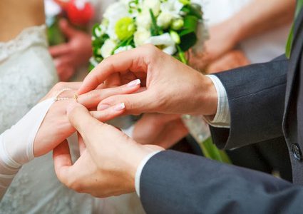 غير المتزوجين يعانون خطر الإصابة بالخرف بنسبة تقدر بـ 42٪