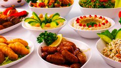 في مطاعمنا ندخل لشراء "سندويشة" فنخرج منها آكلين دجاجة  ... لكن أين انخدعنا؟