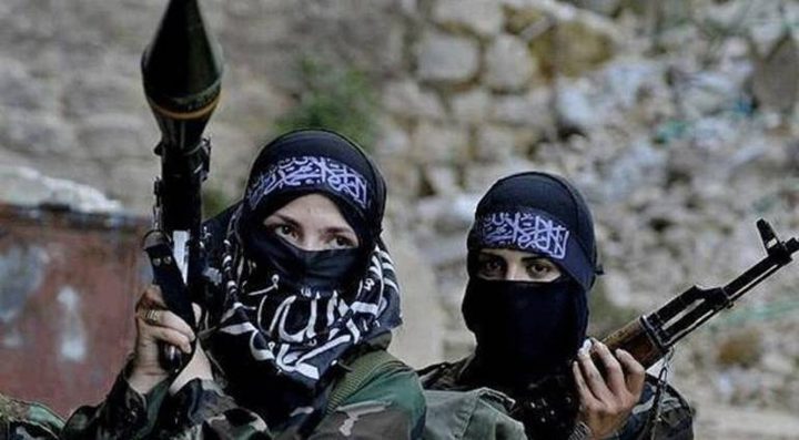 الاستخبارات الألمانية تكشف أن 40 سلفية متشددة يُروّجن لداعش عبر الإنترنت
