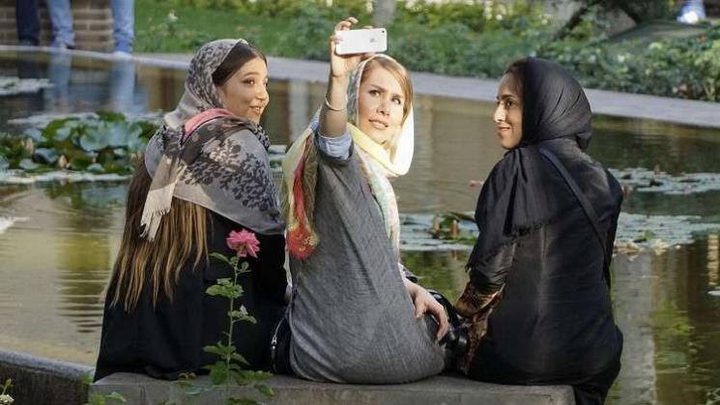 إيران تخفف عقوبة خرق "أحكام الشريعة"