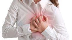 أعراض الأزمة القلبية عند الرجل عن المرأة