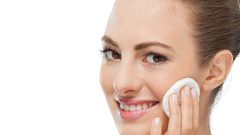 ما أهمية  تنظيف البشرة قبل النوم؟