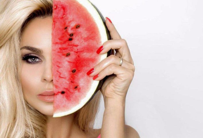 البطيخ لتنظيف البشرة ولجعلها أكثر نضارة