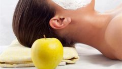 اكتشفي فوائد التفاح لبشرة