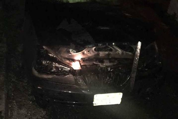 اخماد حريق بمركبة في بيت جالا