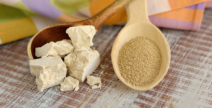 مقشر الخميرة الفورية.. لتنظيف البشرة وإزالة الجلد الميت