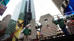 كرة "تايمز سكوير" تجذب الآلاف في ليلة رأس السنة