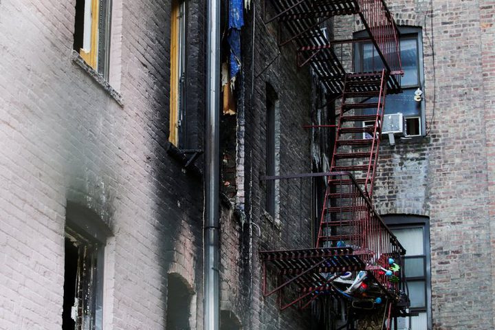 لماذا يحب الأطفال اللعب بالنار رغم خطورتها ؟