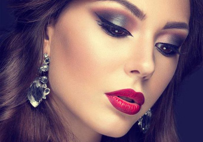 ماكياج عصري يبرز جمالك