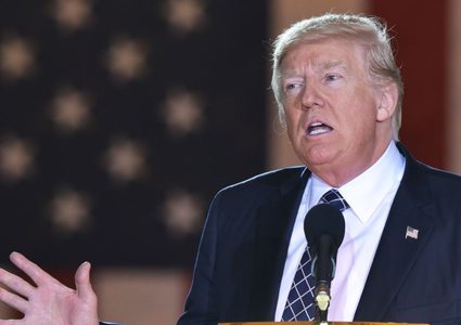 ترامب يهاجم إيران: حان وقت التغيير و"العالم يراقب"