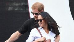 رحلة سريّة تدفع الأمير هاري وخطيبته إلى مؤخرة طائرة