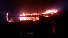 السيطرة على حريق شب في عريشة منزلية بأريحا