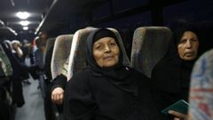 أهالي الأسرى الأشبال يزورون أبناءهم في سجن "مجدو"