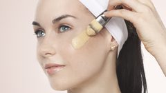 حيل فعّالة لتثبيت كريم الأساس على البشرة