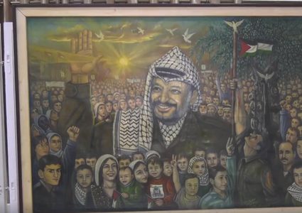 "نشيد الحجر" معرض تشكيلي يجسّد معاناة الفلسطينيين منذ النكبة (فيديو)