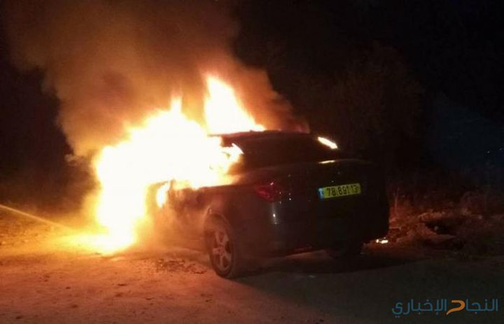 إخماد نيران اشتعلت داخل مركبة