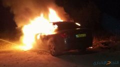 إخماد نيران اشتعلت داخل مركبة