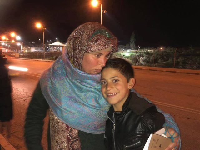 قوات الاحتلال تُفرج عن الأسيرة منال التميمي