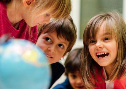 3 لغات على الأطفال تعلمها لمستقبل أفضل