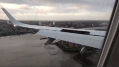 عاصفة تمنع طائرة بريطانية من الهبوط في آخر لحظة