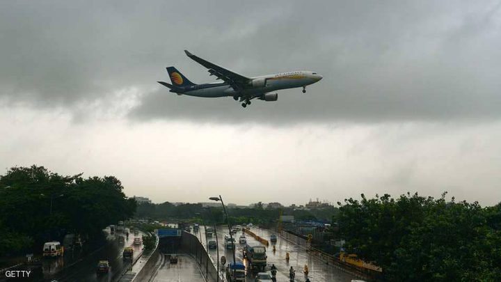 قائد طائرة يصفع زميلته ويترك الاثنان الطائرة بدون قائد!