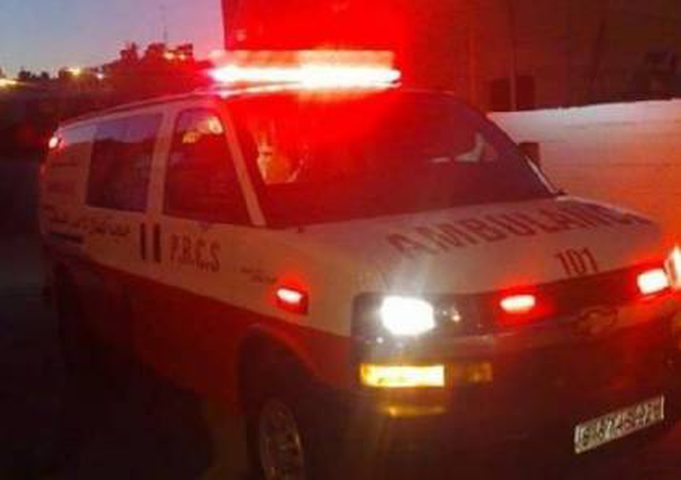إصابة شاب بجروح خطرة بحادث سير