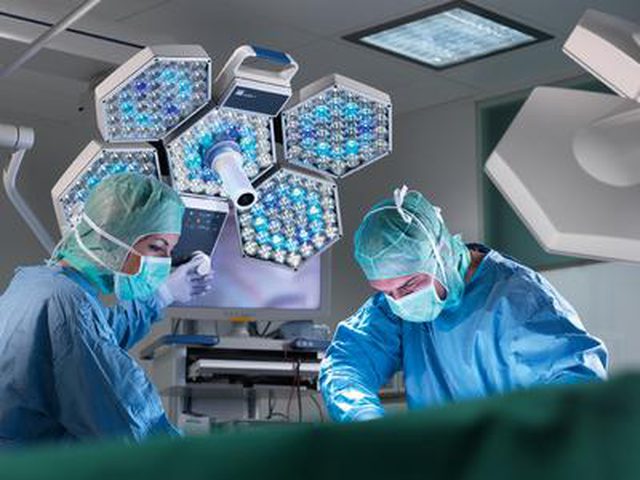 بالفيديو:  باع كليته لعلاج مرض ابنته...لن تصدقوا ما حصل بعد العملية!