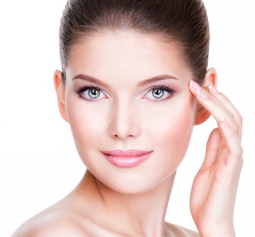 اليك أحد أسرار نضارة ونقاء البشرة