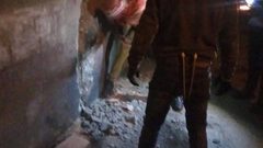 شبان ينجحون باحداث ثغرة بالجدار شرق القدس