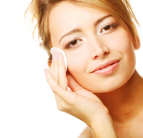 عادات تجعل بشرتك تبدو أكبر بـ10 سنوات