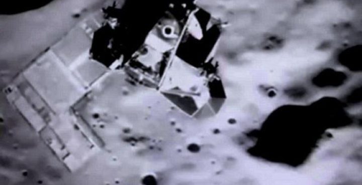 فيديو غريب تظهر فيه منشآت على سطح القمر!