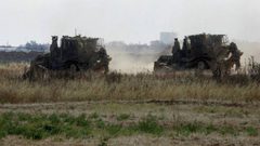 دبابات الاحتلال تدمر أراض زراعية في طوباس بحجة التدريب العسكري