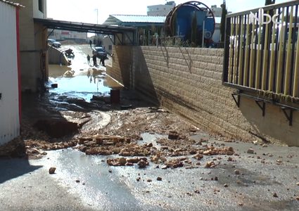 أضرار كبيرة بسبب الأمطار في مدينة الخليل (فيديو)