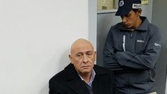 الاحتلال يصادر مذكرات النائب غطّاس ويمنع إدخال كتاب له