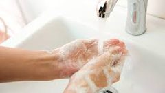 لماذا يجب عدم الإفراط في غسل اليدين في الشتاء