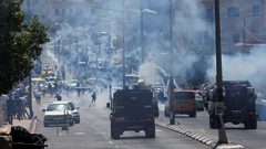 مواجهات بعد تركيب الاحتلال كاميرات مراقبة على مدخل تقوع