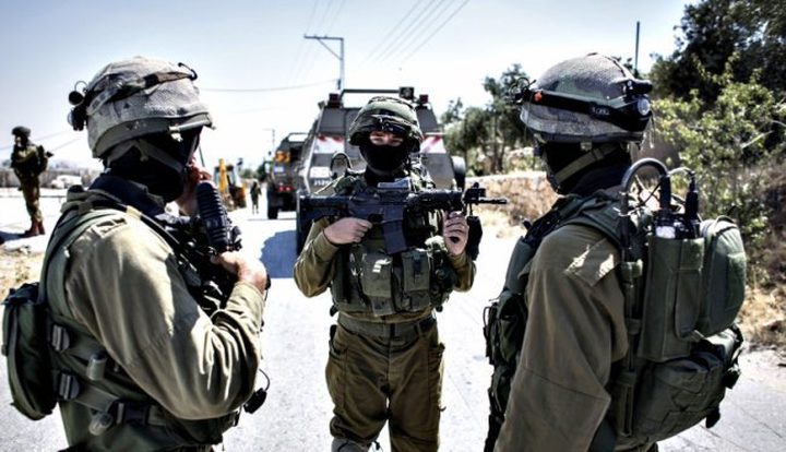 الاحتلال يوزع صورة لشخص ويطلب معلومات عنه