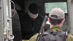 الاحتلال يعتقل شابا من ذوي الاحتياجات الخاصة