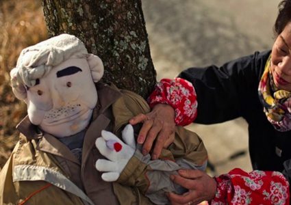 بالفيديو.. قرية تسكنها الدمى