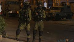 الاحتلال يصوّر منازل المواطنين في قرية الولجة شمال غرب بيت لحم