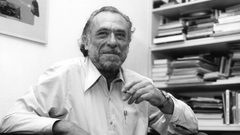 تشارلز بوكوفسكي.. كاتب محاصر بين ذراعي حياة مجنونة