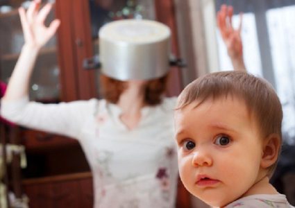 لماذا تُصاب الأمهات بالجنون؟