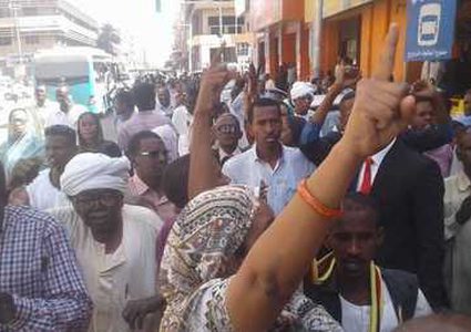 الشرطة السودانية تفض مظاهرات وسط الخرطوم وتعتقل محتجين