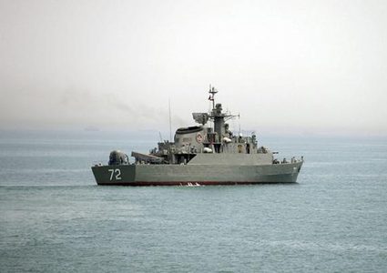 تحطم مدمرة إيرانية وفقدان اثنين من طاقهما