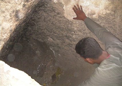 القبض على 3 أشخاص بتهمة التنقيب عن آثار