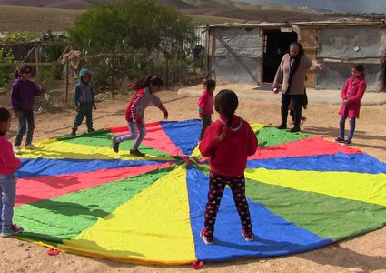 التربية تنظم وقفة دعم وإسناد لمدرسة التحدي 2 (صور)