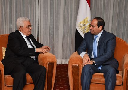 الرئيس يعقد جلسة مباحثات مع نظيره المصري