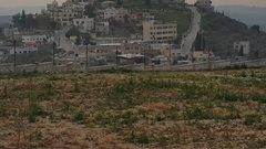 جنوب نابلس في عين اعتداءات المستوطنين... مخاوف من تكرار سيناريو "حرق عائلة دوابشة" (فيديو)